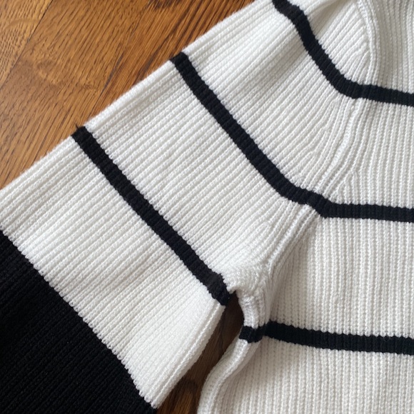 Colorblock Sweater - Picture 6 of 11